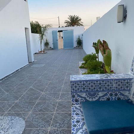 Studio Rouge Cosy A Dar Lili Djerba Mezraia Exteriör bild